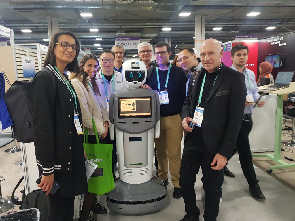 VAL II Robot in CES 2020 with people